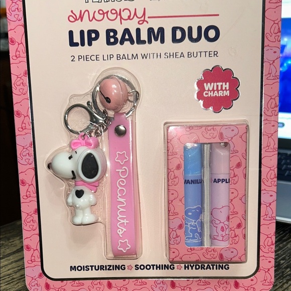 Peanuts Accessories - Peanuts Snoopy Pink Lip Balm Set with Charm